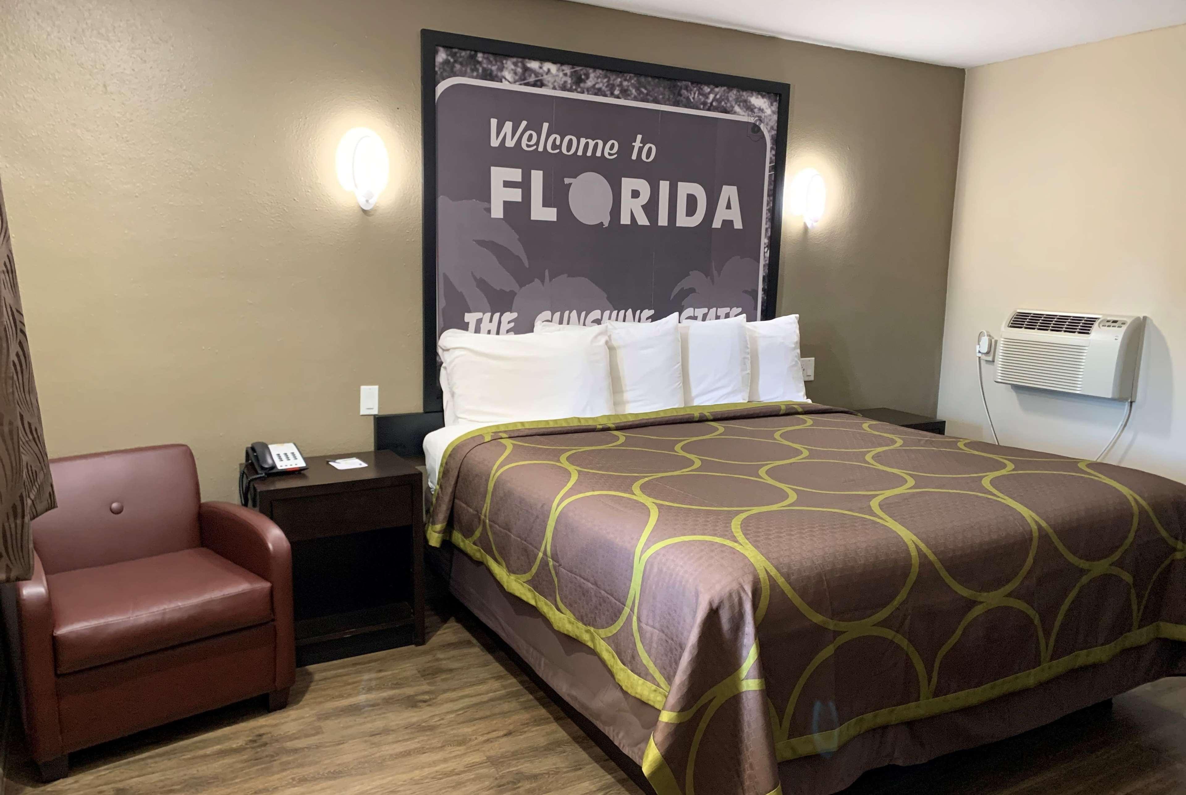 Super 8 By Wyndham Pensacola Nas Area Motel Beach Haven Екстериор снимка