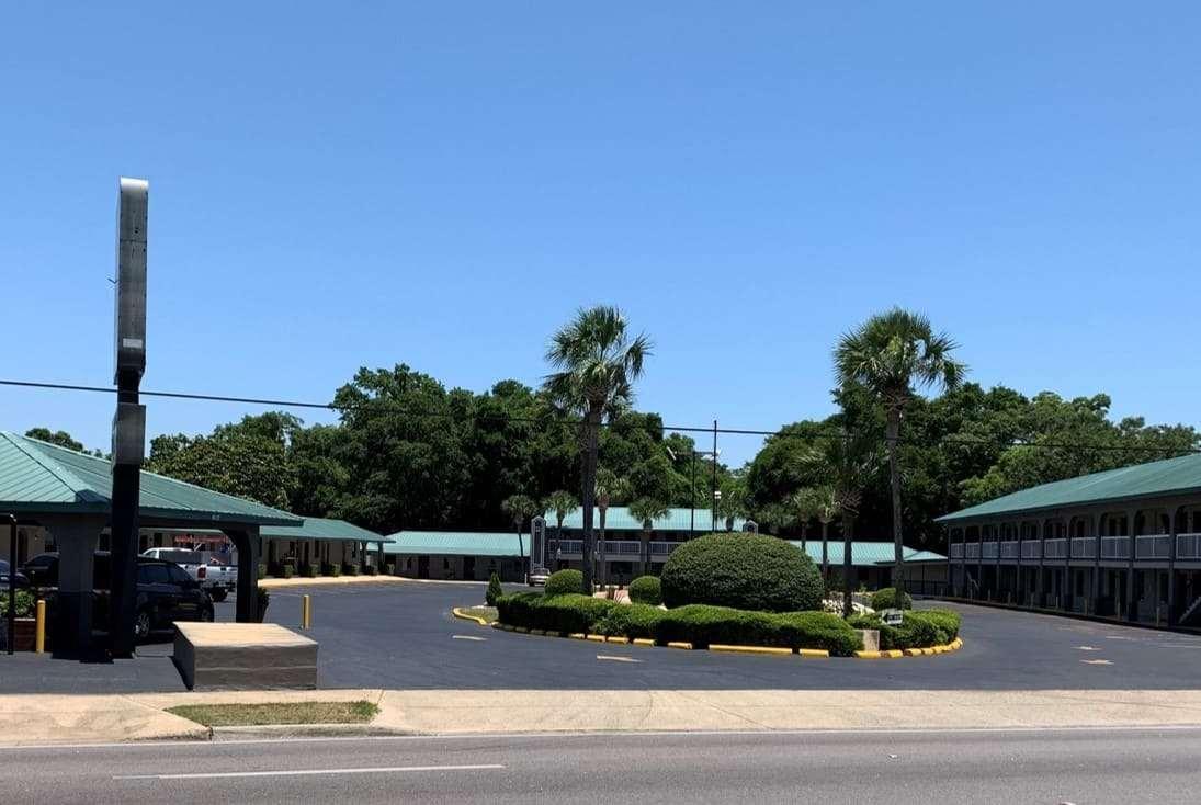 Super 8 By Wyndham Pensacola Nas Area Motel Beach Haven Екстериор снимка