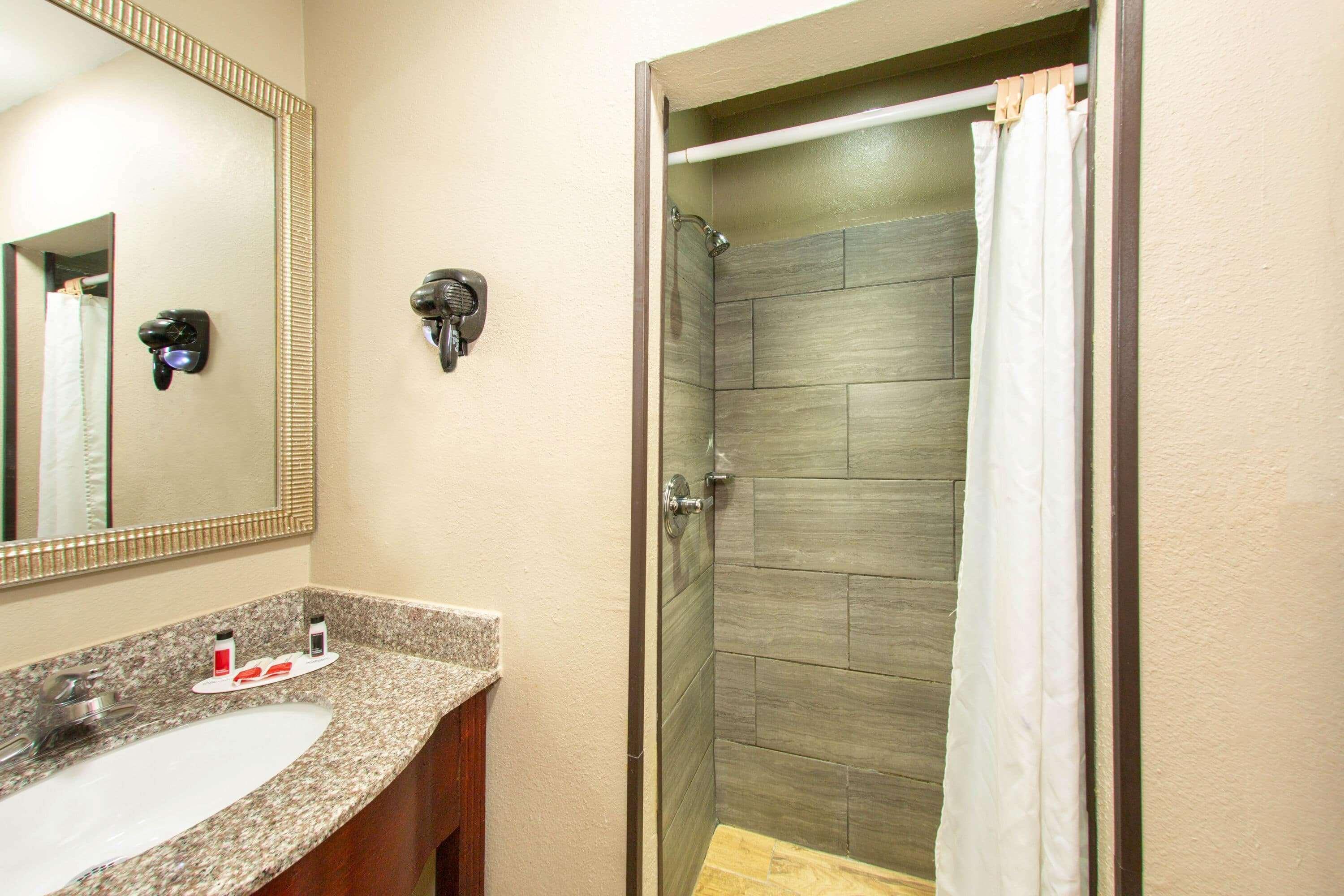 Super 8 By Wyndham Pensacola Nas Area Motel Beach Haven Екстериор снимка
